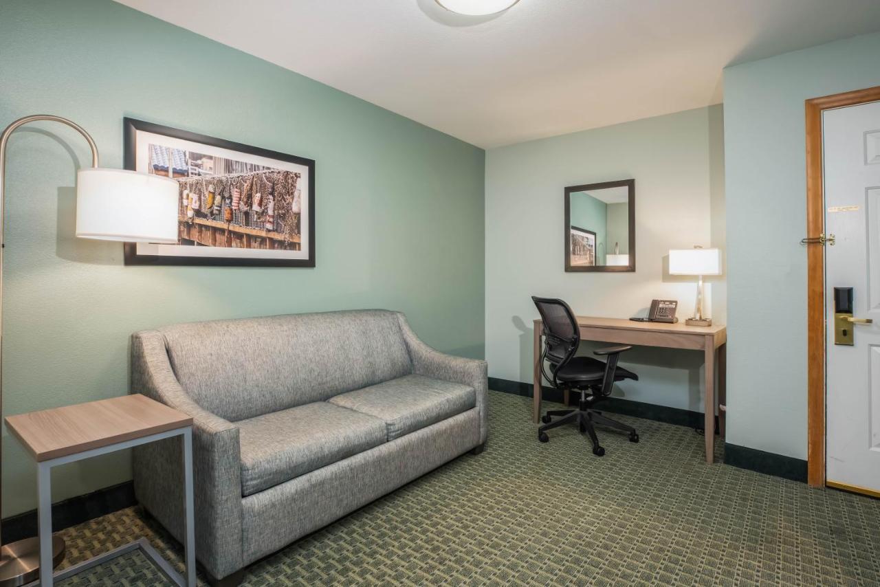 La Quinta By Wyndham Newport Ξενοδοχείο Εξωτερικό φωτογραφία